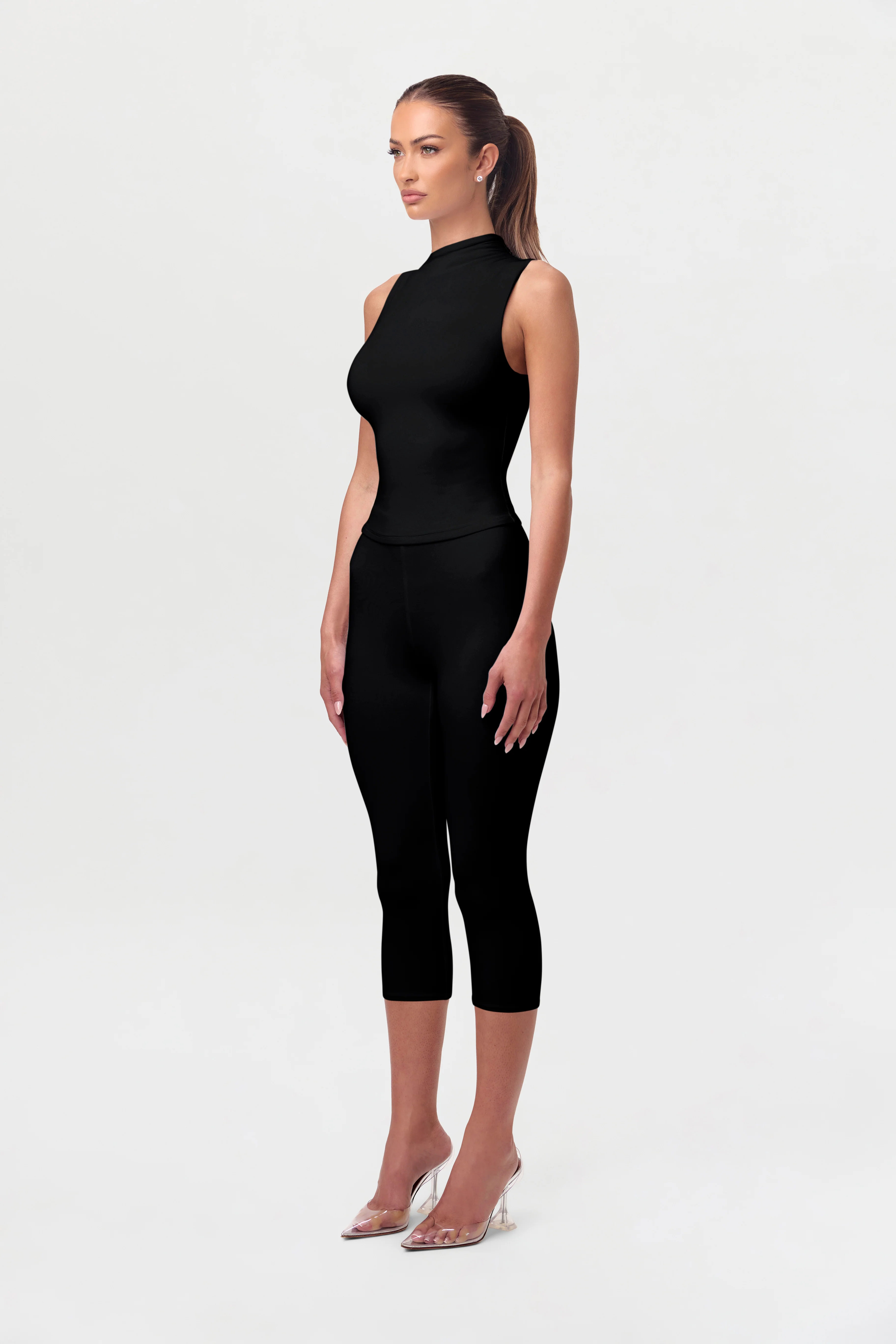 Smooth Sculpt Capri Legging - Image 6